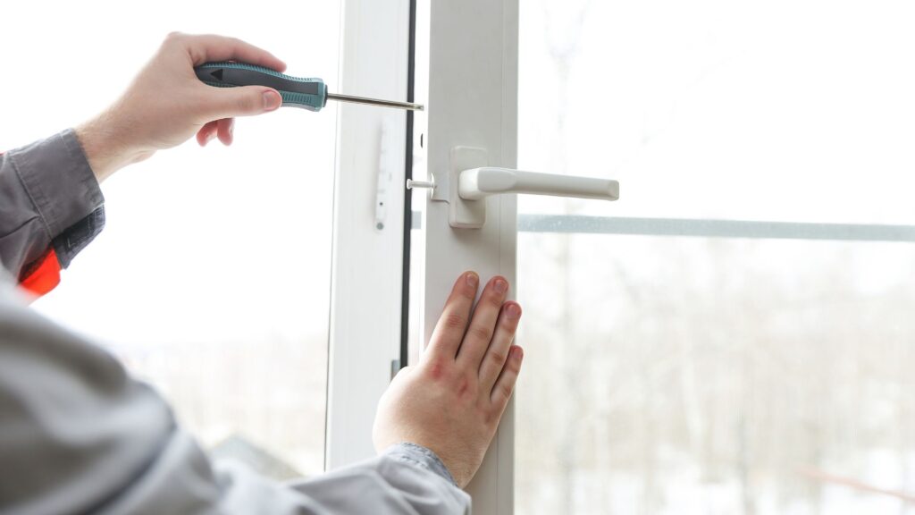 Window Won’t Open or Close? How Professional Window Repair Services Sort It?